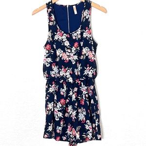 Exhilaration | Floral scoop neck shorts romper size small